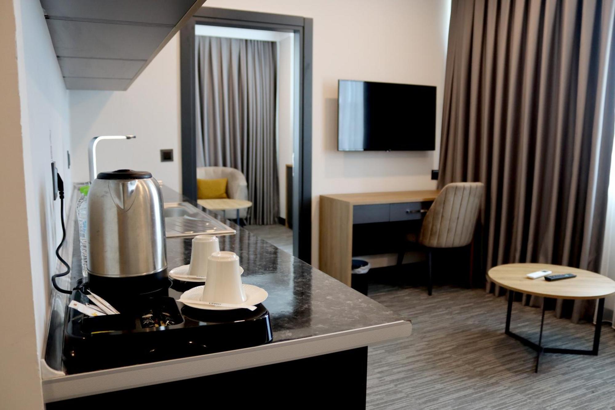 Home Plus Hotel Istanbul Exterior foto