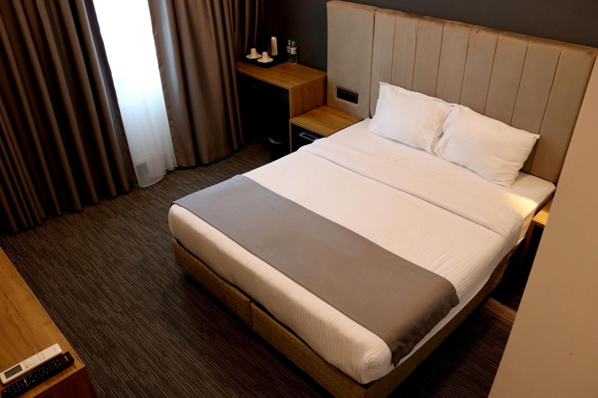 Home Plus Hotel Istanbul Exterior foto