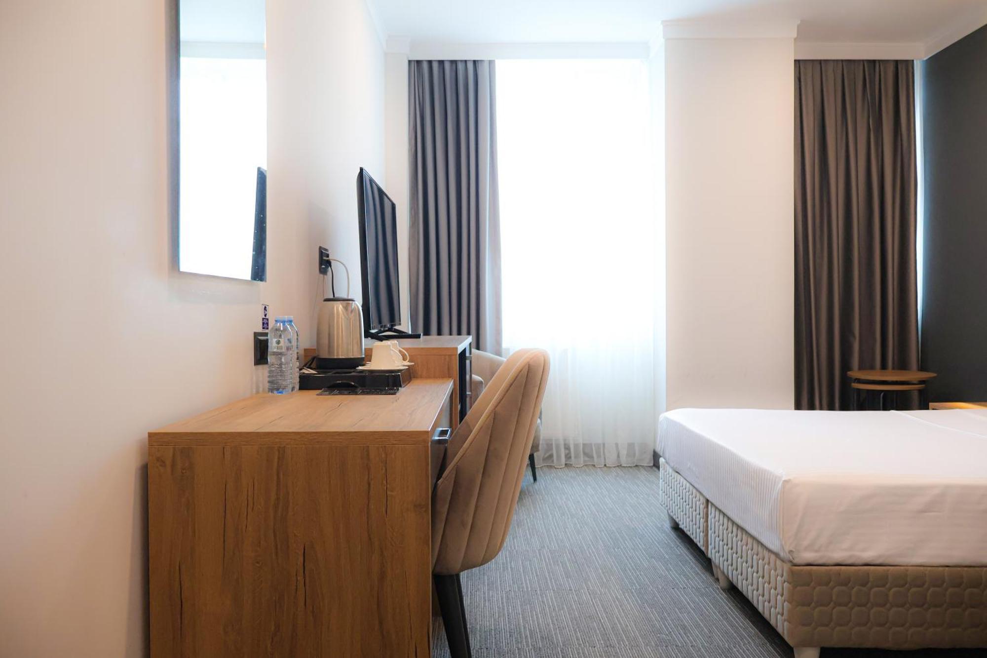 Home Plus Hotel Istanbul Exterior foto